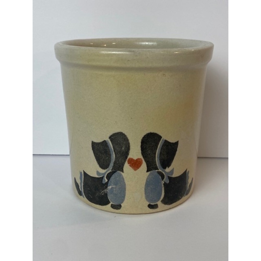 Vintage RRP Co Roseville Ohio Stoneware Crock Dutch Bonnet Figures Heart 5 inchn